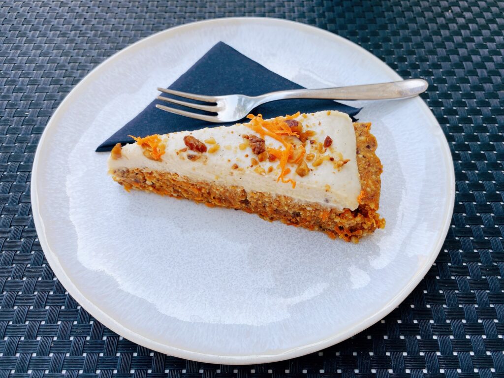 Vegan in Kroatië Korcula Aurora Sweets restaurant carrot cake