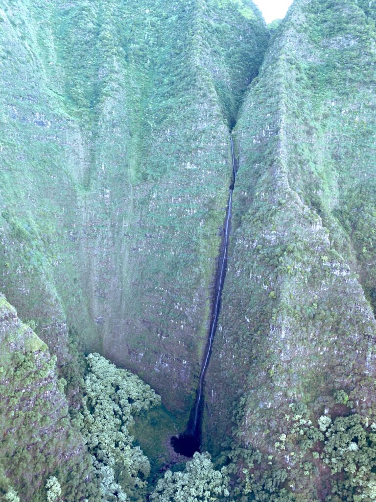 Hawaii bezoeken bezienswaardigheden waterval
