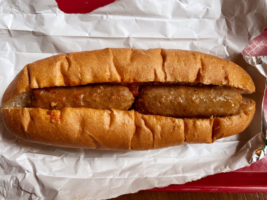 vegan in Disneyland Parijs Casey's Corner hot dog