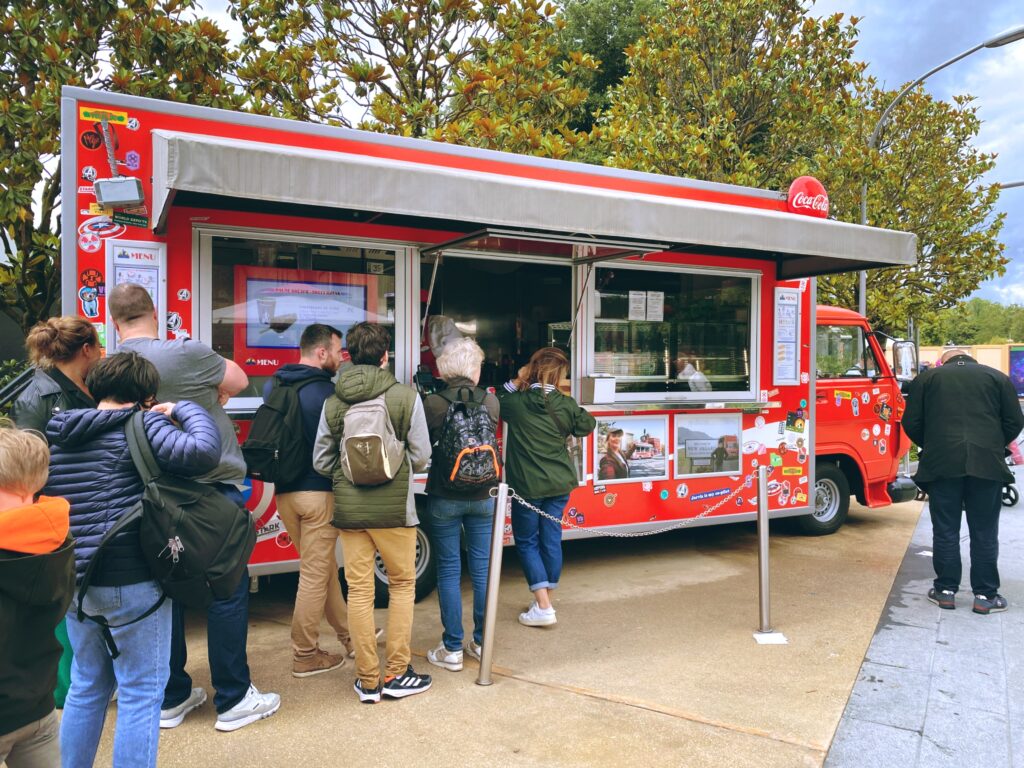 vegan in Disneyland Parijs Fan-tastic Food Truck hot dog
