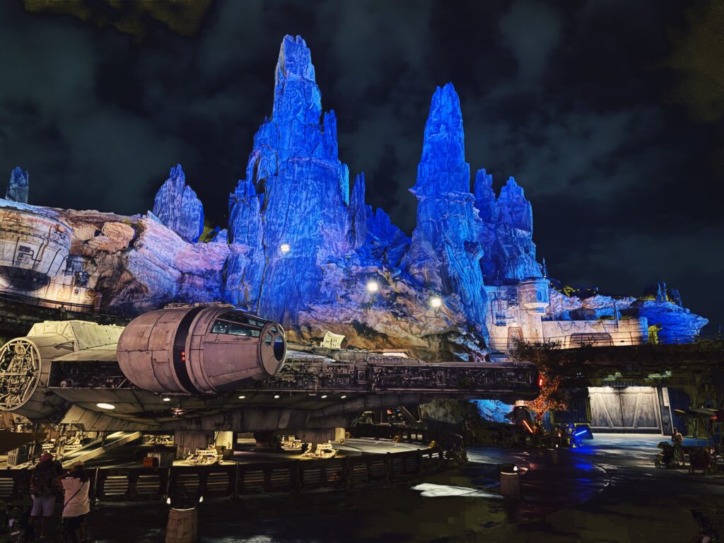 Star Wars Galaxy's Edge Disney's Hollywood Studios
